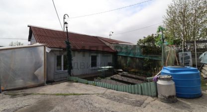 Купить дом 2-х комнатную, 110.2 кв. м. Фотография №1 Продам дом 2-х комнатный с общей площадью 110.2м2, на улице 2-я транзитная ул, г. Магадан, Магаданская обл., Россия, агентство Империя Недвижимости. Фотография №1