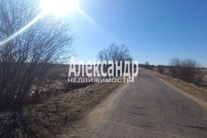 Продам земельный участок, г. Пуговкино, Новгородская обл., Россия, агентство Александр-Недвижимость
