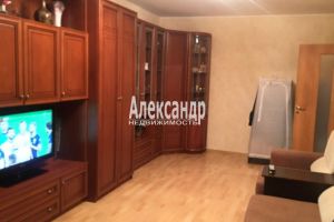 Продам квартиру 3-х комнатную с общей площадью 83.3м2, 7/9 эт., на улице Спирина ул  2, Красносельский район, г. Красное, Краснодарский край, Россия, агентство Александр-Недвижимость