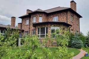 Продам дом 6-ти комнатный с общей площадью 700м2, на улице Тенистая, г. Маслово, Московская обл., Россия, агентство Ваш специалист по недвижимости