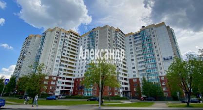 Купить квартиру 2-х комнатную, 66 кв. м. Фотография №1 Продам квартиру 2-х комнатную с общей площадью 66м2, 13/16 эт., на улице Карпинского, Калининский район, г. Санкт-Петербург, Санкт-Петербург, Россия, агентство Александр-Недвижимость. Фотография №1