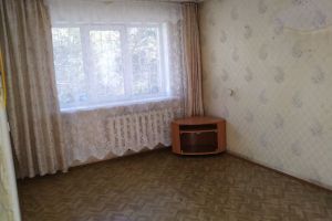 Продам квартиру 1 комнатную с общей площадью 31м2, 1/5 эт., на улице Конституции, Тэц район, г. Курган, Курганская обл., Россия, агентство Домовой45