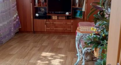 Купить квартиру 2-х комнатную, 42 кв. м. Фотография №1 Продам квартиру 2-х комнатную с общей площадью 42м2, 2/2 эт., на улице Крутикова, Восточный район, г. Курган, Курганская обл., Россия, агентство Домовой45. Фотография №1