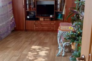 Продам квартиру 2-х комнатную с общей площадью 42м2, 2/2 эт., на улице Крутикова, Восточный район, г. Курган, Курганская обл., Россия, агентство Домовой45 Продам квартиру 2-х комнатную с общей площадью 42м2, 2/2 эт., на улице Крутикова, Восточный район, г. Курган, Курганская обл., Россия, агентство Домовой45