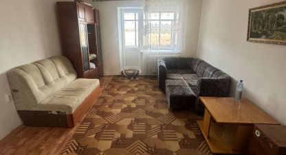 Купить квартиру 3-х комнатную, 56 кв. м. Фотография №1 Продам квартиру 3-х комнатную с общей площадью 56м2, 2/2 эт., на улице Вишневая, Карчевская роща район, г. Курган, Курганская обл., Россия, агентство Домовой45. Фотография №1