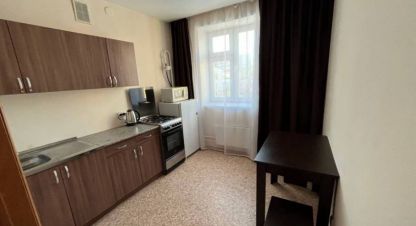 Купить квартиру 1 комнатную, 31 кв. м. Фотография №1 Продам квартиру 1 комнатную с общей площадью 31м2, 3/3 эт., на улице 6а микро, Заозерный район, г. Курган, Курганская обл., Россия, агентство Домовой45. Фотография №1