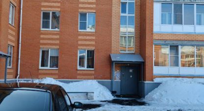 Продам квартиру 2-х комнатную с общей площадью 57м2, 1/3 эт., на улице Космонавтов, г. Кетово с, Курганская обл., Россия, агентство Домовой45. Фотография №1