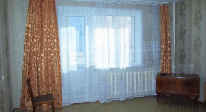 Купить квартиру 1 комнатную, 40.9 кв. м. Фотография №1 Продам квартиру 1 комнатную с общей площадью 40.9м2, 4/9 эт., на улице 7 микро, Заозерный район, г. Курган, Курганская обл., Россия, агентство Домовой45. Фотография №1