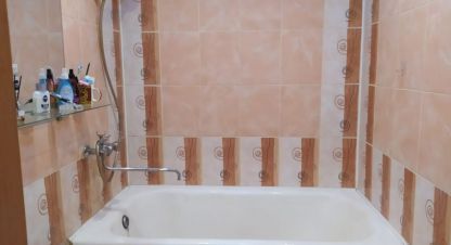 Продам квартиру 1 комнатную с общей площадью 31.6м2, 2/4 эт., на улице Коли Мяготина, Центральный район, г. Курган, Курганская обл., Россия, агентство Домовой45. Фотография №1