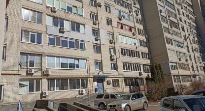 Купить квартиру 4-х комнатную, 124.2 кв. м. Фотография №1 Продам квартиру 4-х комнатную с общей площадью 124.2м2, 3/10 эт., на улице Одесская, Ленинский район, г. Саратов, Саратовская обл., Россия, агентство АН Империя. Фотография №1