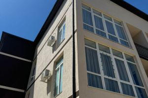 Продам квартиру 1 комнатную с общей площадью 34.9м2, 1/3 эт., на улице Челнокова, г. Севастополь, Крым авт. респ., Россия, агентство Электронный риэлтор