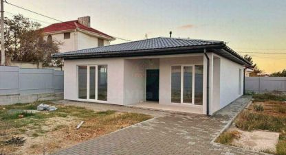 Купить дом 3-х комнатную, 110 кв. м. Фотография №1 Продам дом 3-х комнатный с общей площадью 110м2, г. Мрия, Крым авт. респ., Россия, агентство InVita Realty. Фотография №1