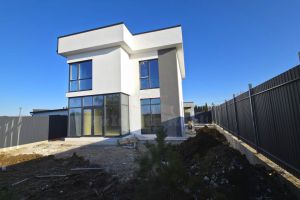 Продам дом 3-х комнатный с общей площадью 130м2, на улице Лесхозная, г. Севастополь, Крым авт. респ., Россия, агентство InVita Realty Продам дом 3-х комнатный с общей площадью 130м2, на улице Лесхозная, г. Севастополь, Крым авт. респ., Россия, агентство InVita Realty