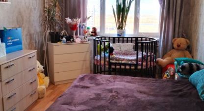 Купить квартиру 2-х комнатную, 49 кв. м. Фотография №1 Продам квартиру 2-х комнатную с общей площадью 49м2, 8/10 эт., на улице 7 микро, Заозерный район, г. Курган, Курганская обл., Россия, агентство Домовой45. Фотография №1