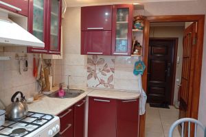 Продам квартиру 3-х комнатную с общей площадью 53.5м2, 3/5 эт., на улице Перова, Рябково район, г. Курган, Курганская обл., Россия, агентство Домовой45