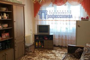 Продам квартиру 3-х комнатную с общей площадью 63м2, 4/9 эт., на улице 3 микро, Заозерный район, г. Курган, Курганская обл., Россия, агентство Домовой45