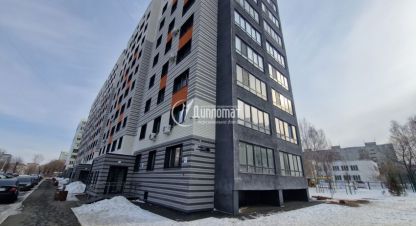 Продам квартиру 3-х комнатную с общей площадью 89.7м2, 6/10 эт., на улице 2 микро, Заозерный район, г. Курган, Курганская обл., Россия, агентство Домовой45. Фотография №1