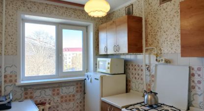 Продам квартиру 3-х комнатную с общей площадью 57м2, 4/5 эт., на улице Сергея васильева, Центральный район, г. Курган, Курганская обл., Россия, агентство Домовой45. Фотография №1