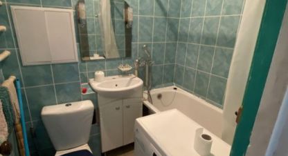 Продам квартиру 1 комнатную с общей площадью 32м2, 5/5 эт., на улице Латышских стрелков ул, Советский район, г. Казань, Татарстан респ., Россия, агентство Мультилистинг.РФ. Фотография №1