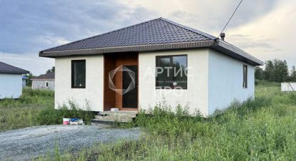 Купить дом 4-х комнатную, 75 кв. м. Фотография №1 Продам дом 4-х комнатный с общей площадью 75м2, г. Горный щит, Свердловская обл., Россия, агентство Артис Про. Фотография №1
