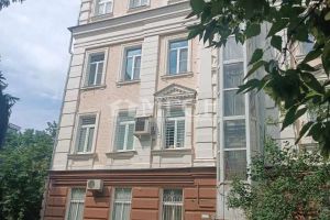 Продам квартиру 4-х комнатную с общей площадью 100м2, 3/5 эт., на улице Новинский, г. Москва, Москва, Россия, агентство МГСН - Московская городская служба недвижимости
