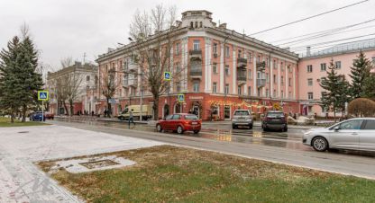Продам квартиру 2-х комнатную с общей площадью 56.5м2, 2/4 эт., на улице Ленина пр-кт, Железнодорожный район, г. Барнаул, Алтайский край, Россия, агентство Миэль офис в Барануле. Фотография №1