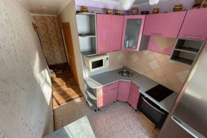 Продам квартиру 2-х комнатную с общей площадью 43.8м2, 1/5 эт., на улице Юрина ул, Ленинский район, г. Барнаул, Алтайский край, Россия, агентство Миэль офис в Барануле