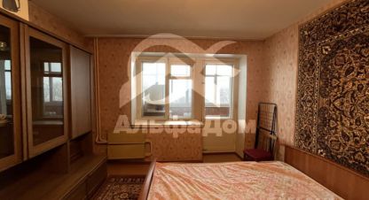 Сдам квартиру 4-х комнатную с общей площадью 75м2, 6/9 эт., на улице Новороссийская, Ленинский район район, г. Челябинск, Челябинская обл., Россия, агентство Центр недвижимости и Ипотеки АльфаДом. Фотография №1