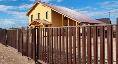 Продам коттедж/дачу 6-ти комнатную с общей площадью 120м2, на улице Флора территория снт, г. Тосненский р-н, поселок Ульяновка, Мариинская улица 18, Ленинградская обл., Россия, агентство JCat. Фотография №1