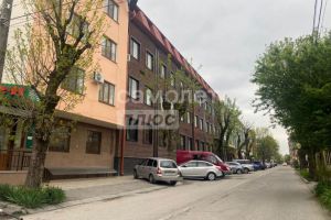 Продам офисное помещение с общей площадью 124м2, на улице Кабардинская ул, г. Нальчик, Кабардино-Балкария респ., Россия, агентство Самолет Плюс Нальчик Продам офисное помещение с общей площадью 124м2, на улице Кабардинская ул, г. Нальчик, Кабардино-Балкария респ., Россия, агентство Самолет Плюс Нальчик