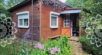 Купить дом 2-х комнатную, 42 кв. м. Фотография №1 Продам дом 2-х комнатный с общей площадью 42м2, на улице Сентябрьская, г. Малахово, Тульская обл., Россия, агентство АН Загородный Мир . Фотография №1