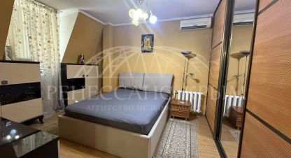Сдам квартиру 2-х комнатную с общей площадью 60м2, 4/4 эт., на улице Ялтинская, г. Севастополь, Крым авт. респ., Россия, агентство ООО Ренессанс Крым. Фотография №1