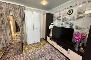 Продам квартиру 3-х комнатную с общей площадью 72.4м2, 1/2 эт., на улице Калинина пер, г. Малоярославец, Калужская обл., Россия, агентство CENTURY 21 Россия