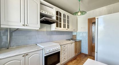 Продам квартиру 4-х комнатную с общей площадью 79.9м2, 3/5 эт., на улице Винокурова ул, г. Новочебоксарск, Чувашия респ., Россия, агентство CENTURY 21 Россия. Фотография №1