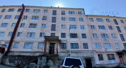 Продам квартиру 3-х комнатную с общей площадью 51.7м2, 3/5 эт., на улице Марчеканская, г. Магадан, Магаданская обл., Россия, агентство Агентство недвижимости СДЕЛКА. Фотография №1
