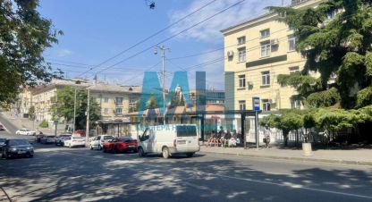 Сдам офисное помещение с общей площадью 35м2, на улице Адмирала октябрьского, г. Севастополь, Крым авт. респ., Россия, агентство Мастера Недвижимости . Фотография №1