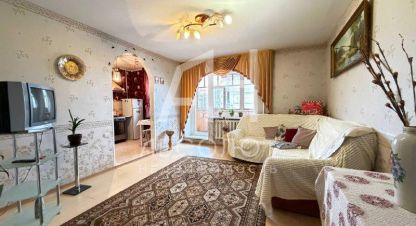 Купить квартиру 3-х комнатную, 71.8 кв. м. Фотография №1 Продам квартиру 3-х комнатную с общей площадью 71.8м2, 7/9 эт., на улице Горького, г. Александров, Владимирская обл., Россия, агентство Абсолют Недвижимость. Фотография №1