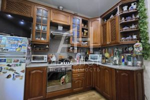 Продам квартиру 3-х комнатную с общей площадью 75.2м2, 3/3 эт., на улице Комсомольская, г. Пересвет, Московская обл., Россия, агентство Абсолют Недвижимость