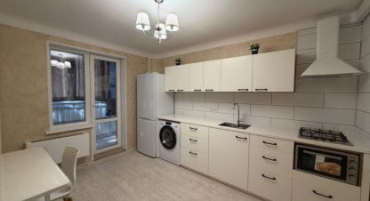 Продам квартиру 1 комнатную с общей площадью 35.2м2, 7/10 эт., на улице Им ленина пр-кт, Новый район, г. Волжский, Волгоградская обл., Россия, агентство Агентство недвижимости Партнёр. Фотография №1