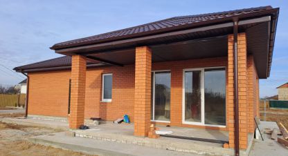 Купить дом 4-х комнатную, 108.6 кв. м. Фотография №1 Продам дом 4-х комнатный с общей площадью 108.6м2, на улице 1-я, Старый район, г. Волжский, Волгоградская обл., Россия, агентство Агентство недвижимости Партнёр. Фотография №1