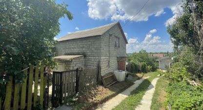 Купить коттедж/дачу 3-х комнатную, 62.6 кв. м. Фотография №1 Продам коттедж/дачу 3-х комнатную с общей площадью 62.6м2, на улице Октябрьская, Старый район, г. Волжский, Волгоградская обл., Россия, агентство Агентство недвижимости Партнёр. Фотография №1