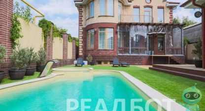 Купить дом 6-ти комнатную, 380 кв. м. Фотография №1 Продам дом 6-ти комнатный с общей площадью 380м2, на улице Курортная, Железнодорожный район, г. Ростов-на-Дону, Ростовская обл., Россия, агентство Реал недвижимость. Фотография №1