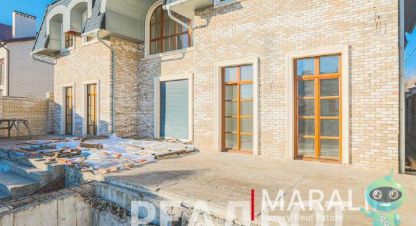 Купить дом 5-ти комнатную, 400 кв. м. Фотография №1 Продам дом 5-ти комнатный с общей площадью 400м2, на улице Новостроевская, Пролетарский район, г. Ростов-на-Дону, Ростовская обл., Россия, агентство Реал недвижимость. Фотография №1