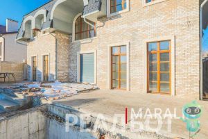 Продам дом 5-ти комнатный с общей площадью 400м2, на улице Новостроевская, Пролетарский район, г. Ростов-на-Дону, Ростовская обл., Россия, агентство Реал недвижимость