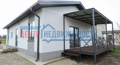 Купить дом 4-х комнатную, 117 кв. м. Фотография №1 Продам дом 4-х комнатный с общей площадью 117м2, г. Снт ветеран, Краснодарский край, Россия, агентство Центр-Недвижимости. Фотография №1