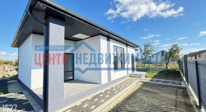 Купить дом 3-х комнатную, 100 кв. м. Фотография №1 Продам дом 3-х комнатный с общей площадью 100м2, г. Снт факел, Краснодарский край, Россия, агентство Центр-Недвижимости. Фотография №1