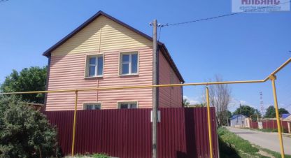 Продам коттедж/дачу 6-ти комнатную с общей площадью 91.5м2, на улице Парижской коммуны, г. Ахтубинск, Астраханская обл., Россия, агентство Ваш Дом. Фотография №1
