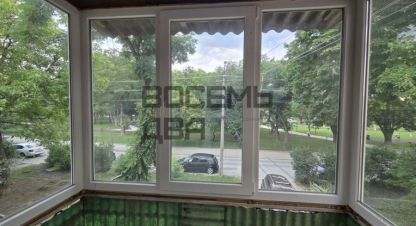 Купить квартиру 2-х комнатную, 39.5 кв. м. Фотография №1 Продам квартиру 2-х комнатную с общей площадью 39.5м2, 2/2 эт., на улице Караманова, г. Симферополь , Крым авт. респ., Россия, агентство Восемь Два. Фотография №1