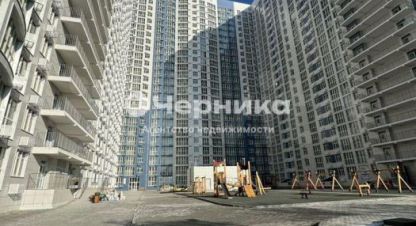 Купить квартиру 1 комнатную, 48 кв. м. Фотография №1 Продам квартиру 1 комнатную с общей площадью 48м2, 16/26 эт., на улице Привокзальная, г. Ростов-на-Дону, Ростовская обл., Россия, агентство АН Черника. Фотография №1