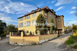 Продам квартиру 1 комнатную с общей площадью 55м2, 3/4 эт., на улице Фоменко 1-я линия, г. Кисловодск, Ставропольский край, Россия, агентство АН Черника